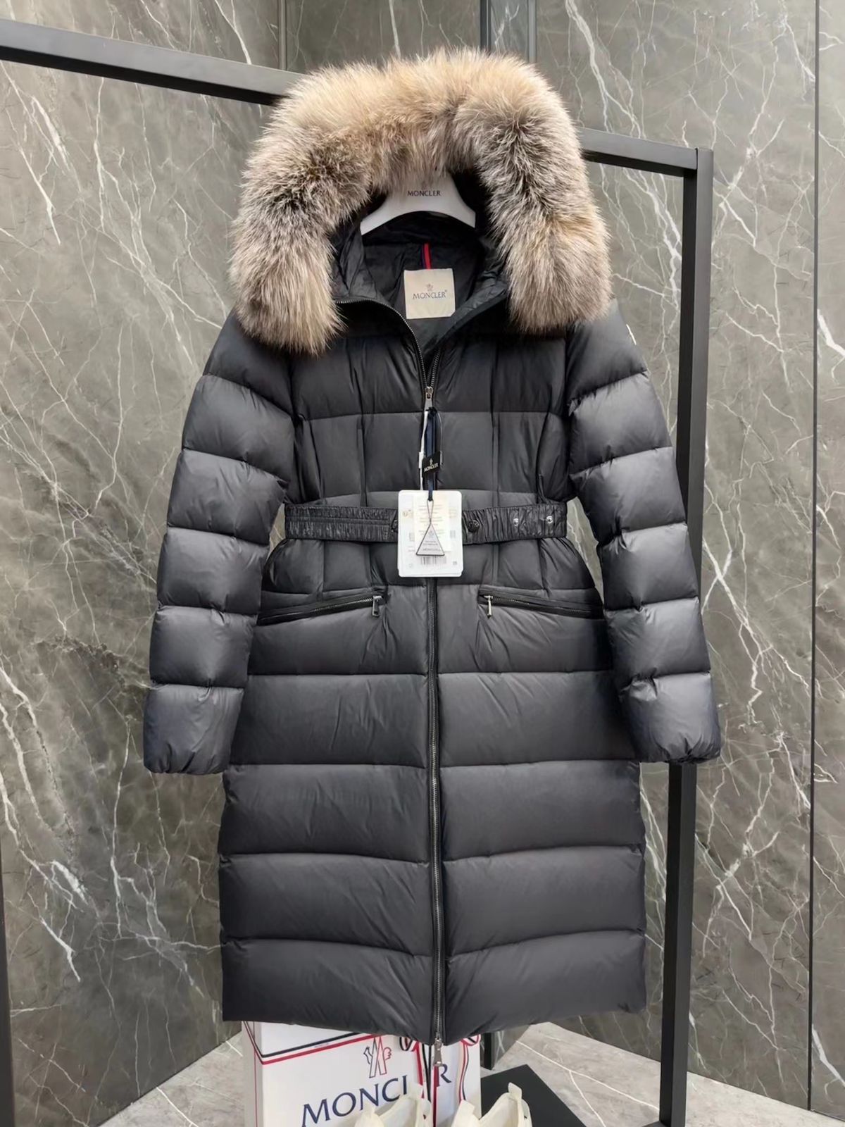 Luxury Winter Jacket Pallet - Image 49
