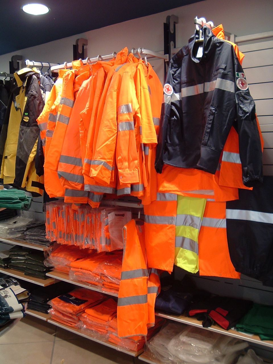 Workwear Liquidation Pallet - Image 3